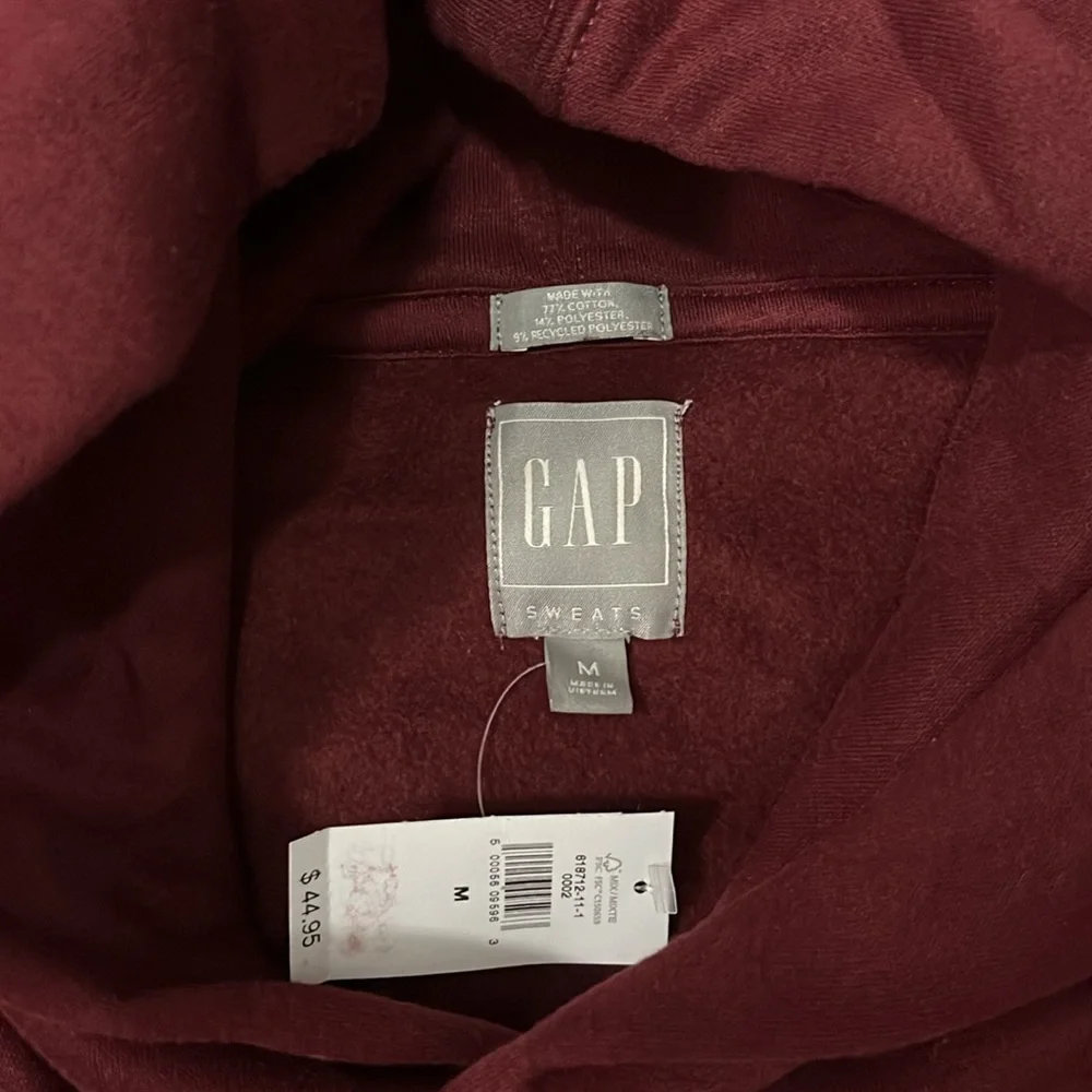 Super soft maroon gap brand new hoodie size medium - Picture 2 of 4